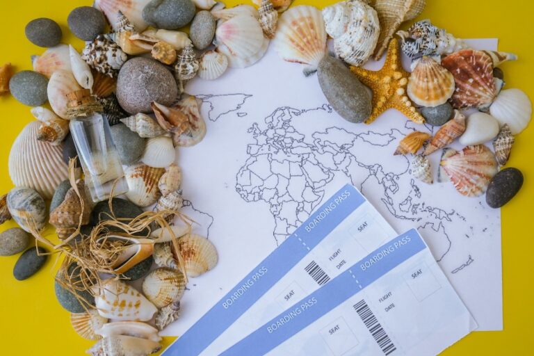 疫情後旅遊復蘇熱潮：台灣晶華、王品與美國BKNG、ABNB等龍頭股成投資新風口