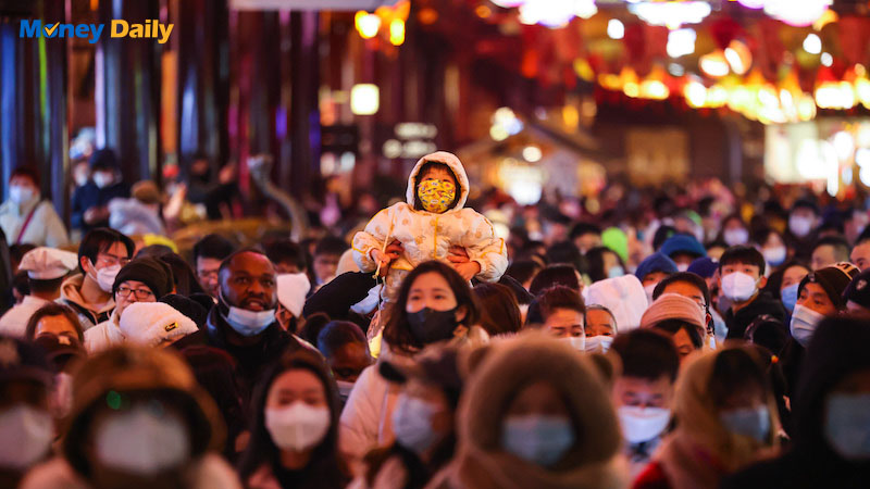 2025行事曆：春節9天連假＋超值請假攻略！全年連假/補班詳解一次看