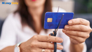 信用卡剪卡並非單純剪碎卡片就算完成，錯誤操作可能導致個資外洩、信用評分下降，甚至影響未來核卡！本篇將解析信用卡剪卡的正確步驟、應注意的5大關鍵事項，以及如何處理紅利點數、年費與信用影響，確保財務安全無虞。想知道如何正確剪卡、避免信用受損？趕快來看看詳細攻略！