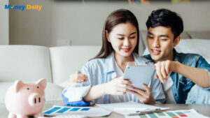 這篇文章介紹了如何購買0050股票，從一次整股購買到零股交易與定期定額投資，小資族也能輕鬆入手。透過0050，投資者可以簡單擁有台灣前50大企業的股票，享受穩定增值，適合任何想參與台灣經濟成長的投資者。